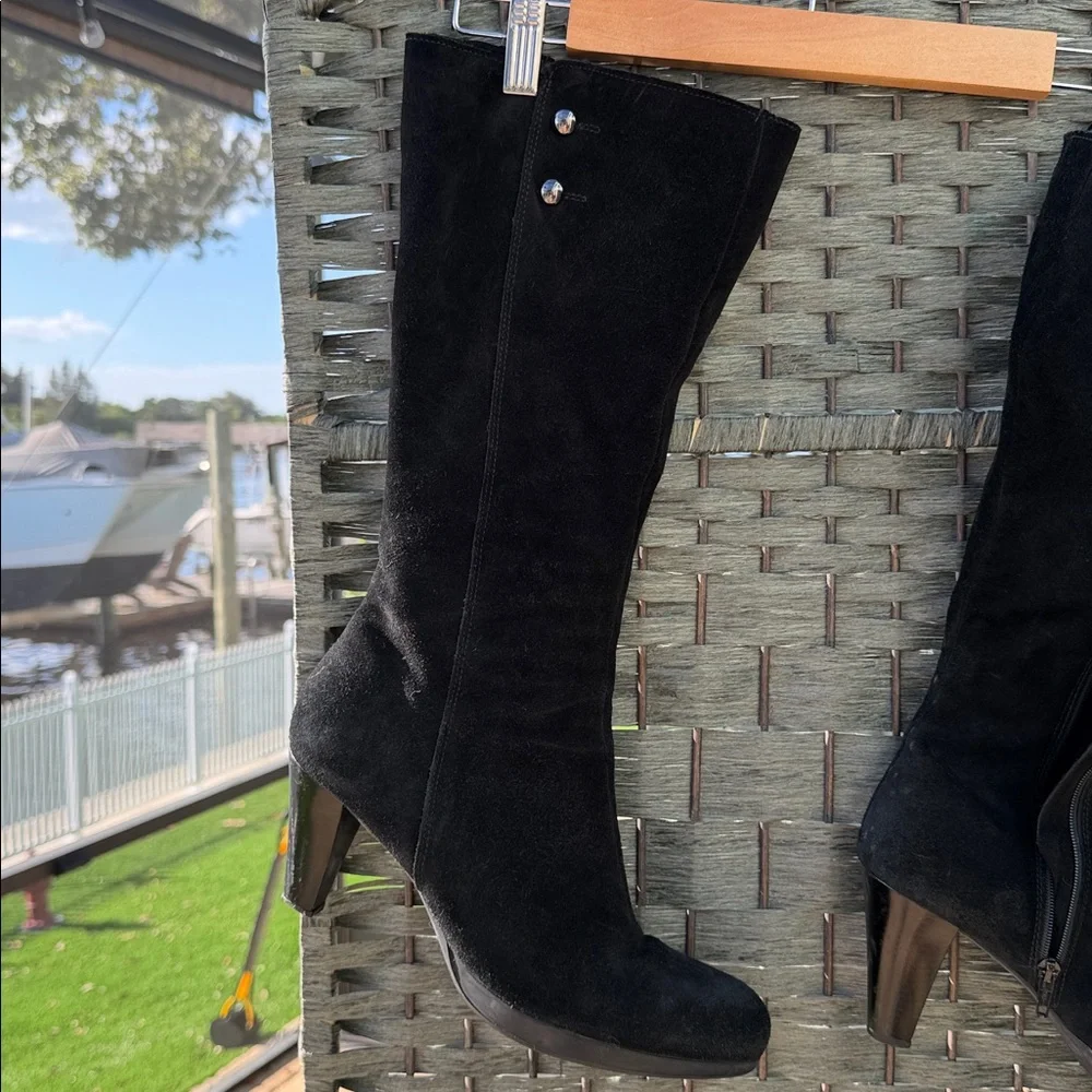 La CANADIENNE Mazy Black Suede Heeled Boots - Picture 7 of 10